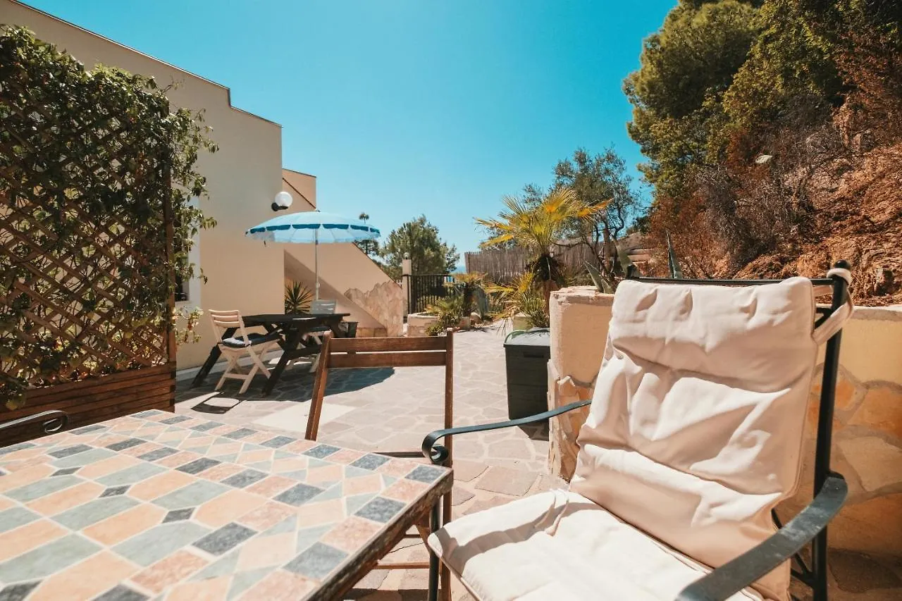 Villa Bella Salmagi - Surya Sardinia Holidays & Yoga Capitana Bed and breakfast