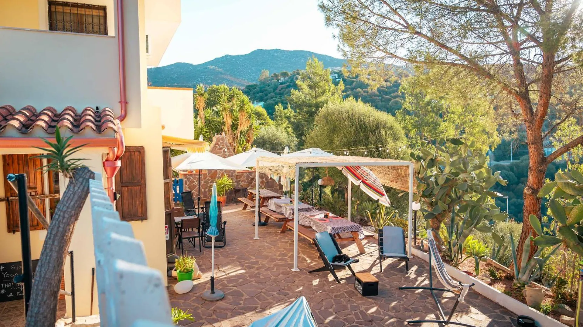 Villa Bella Salmagi - Surya Sardinia Holidays & Yoga Capitana Bed and breakfast