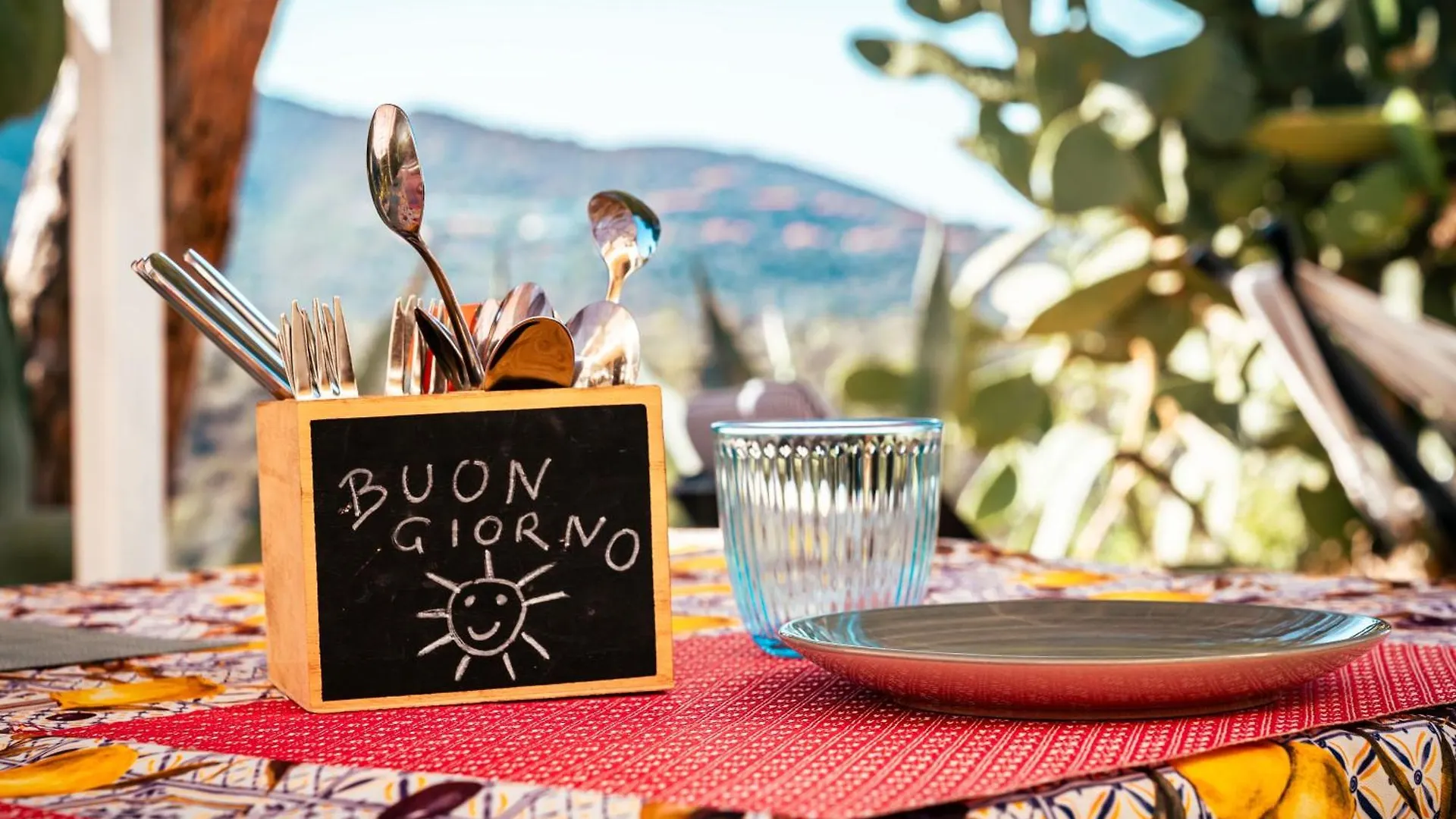 Couette-café Villa Bella Salmagi - Surya Sardinia Holidays & Yoga Capitana