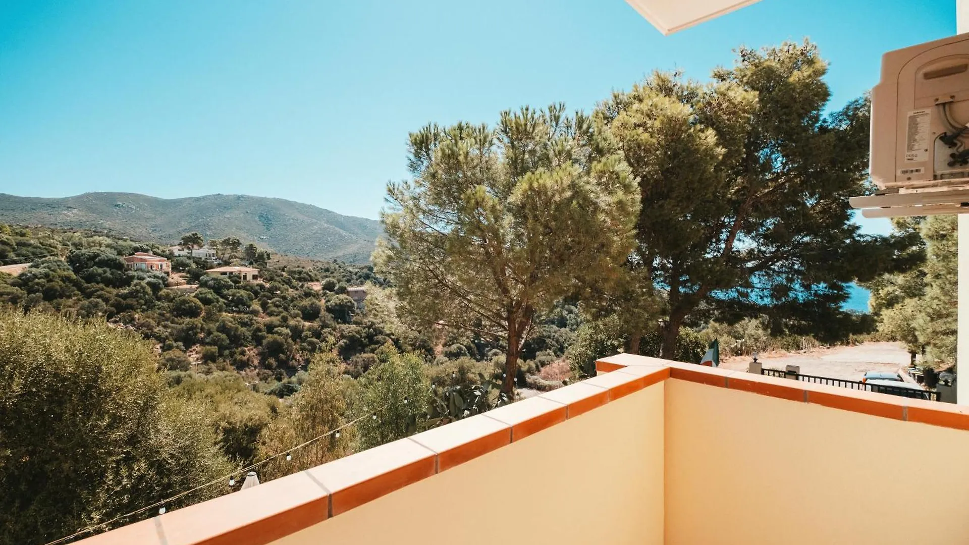 Couette-café Villa Bella Salmagi - Surya Sardinia Holidays & Yoga Capitana
