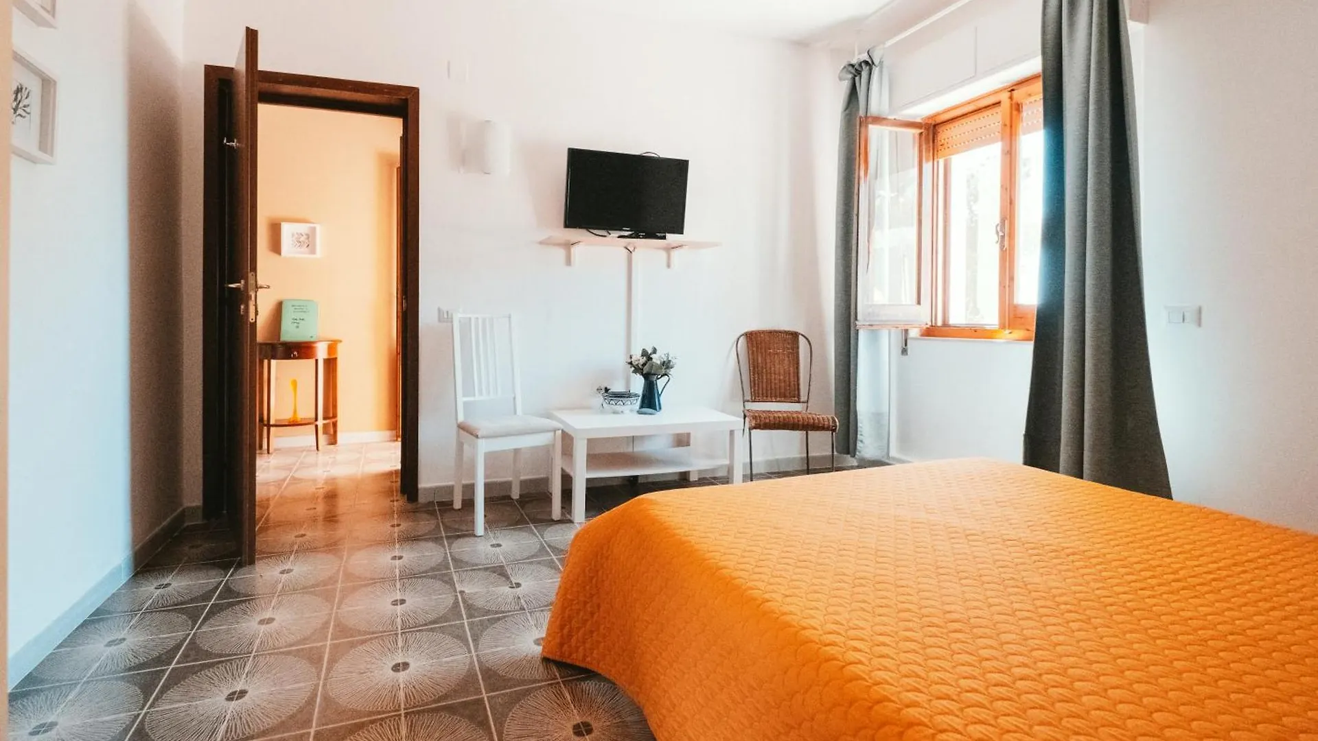 Couette-café Villa Bella Salmagi - Surya Sardinia Holidays & Yoga Capitana